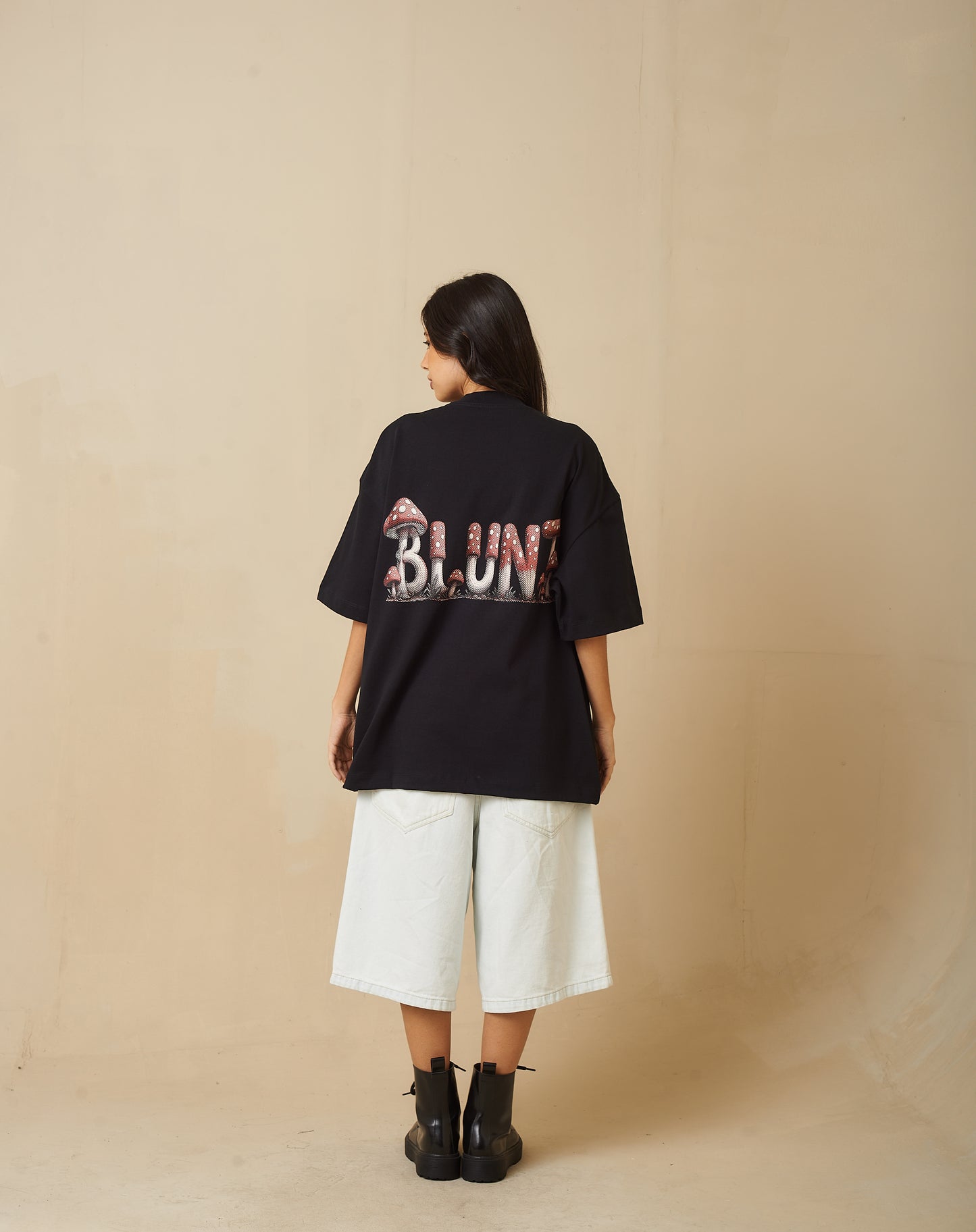 Camiseta Blunt Oversid Cogumelo