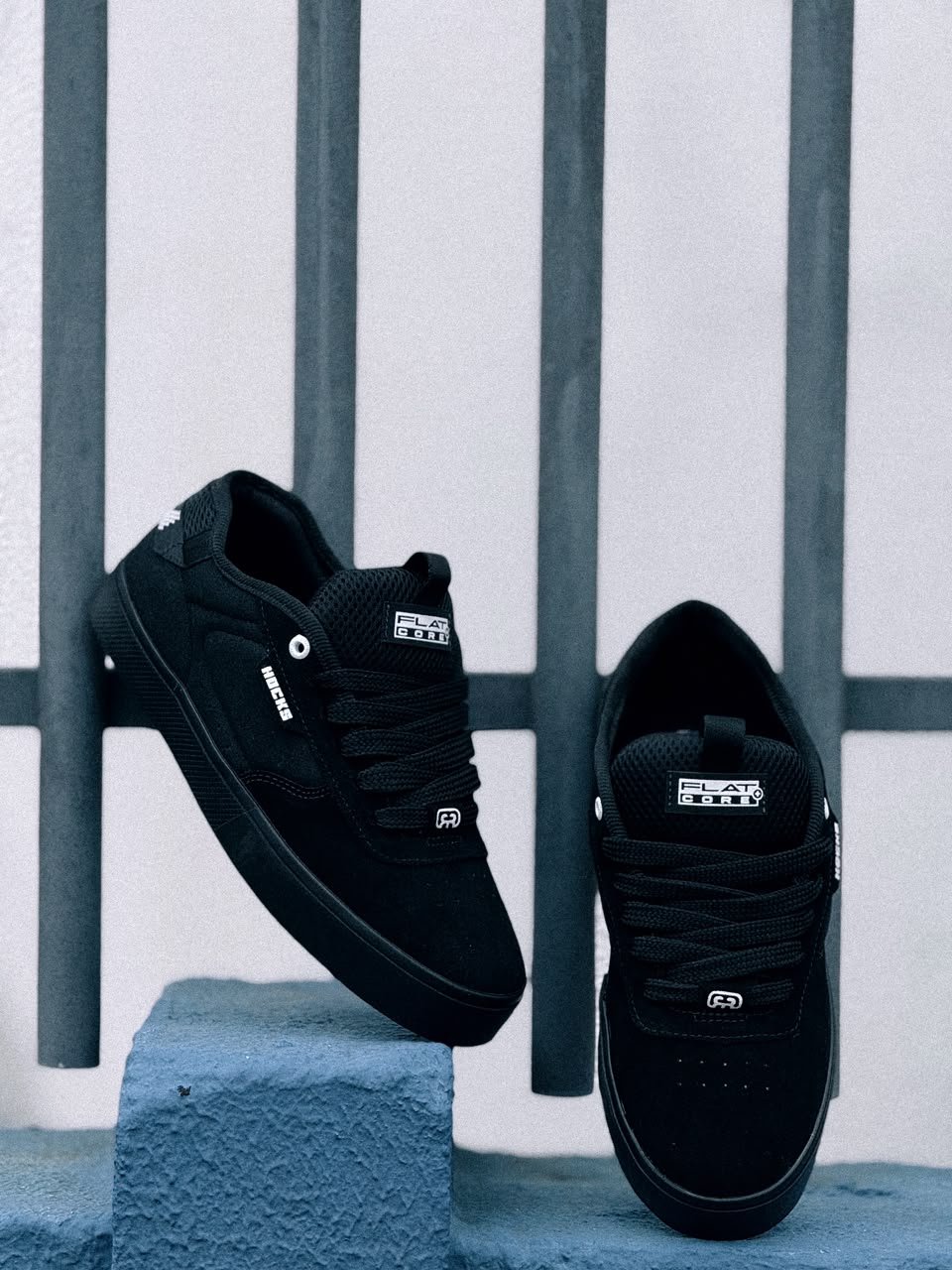 Tênis Flat Core + Extra Black