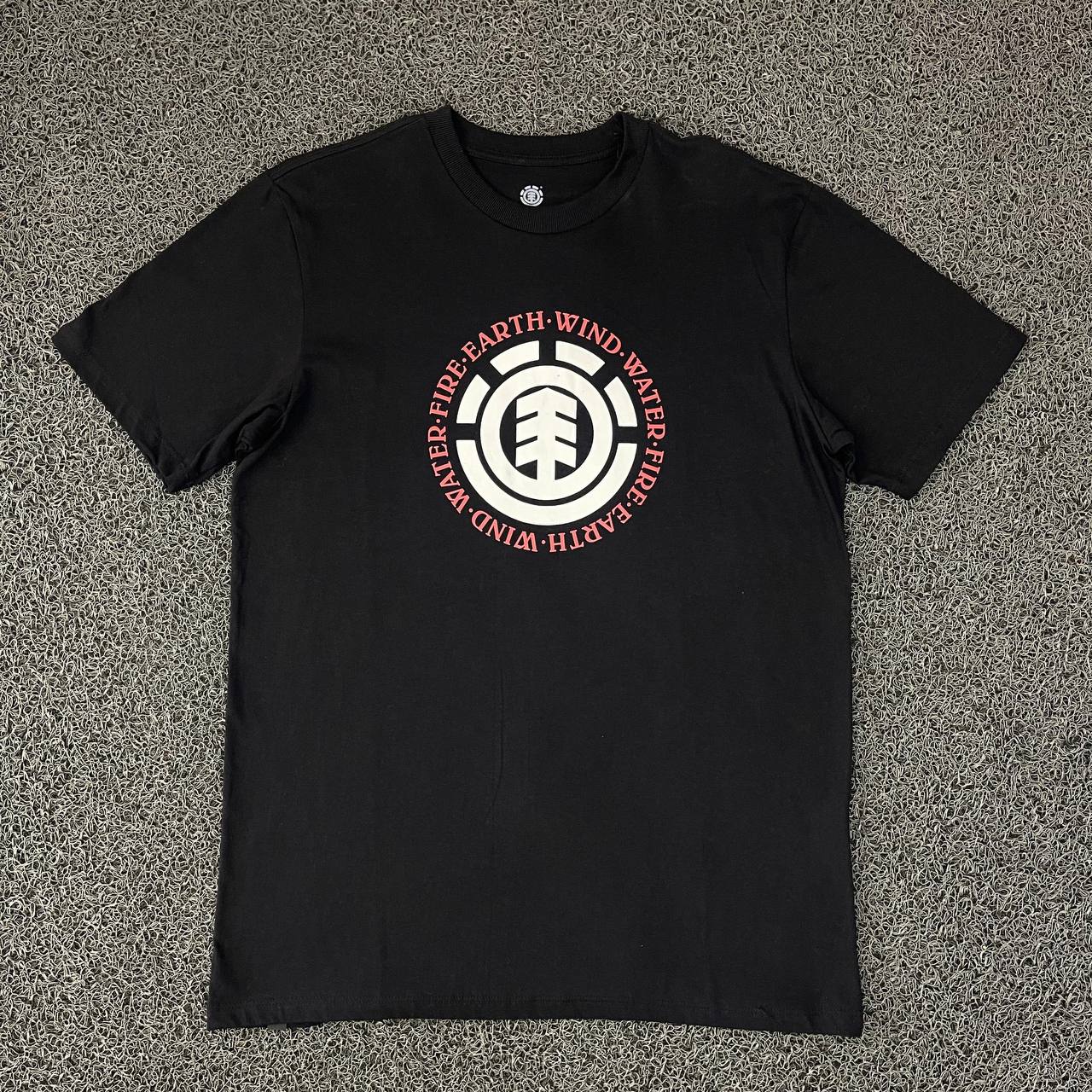 Camiseta Preta Element