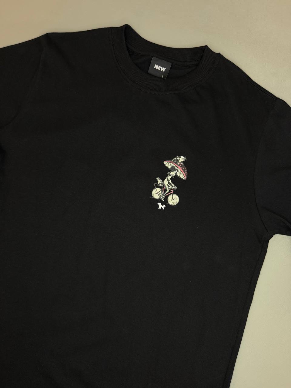 Camiseta Preta Cogumelo NewSkate