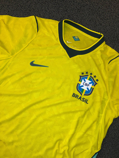 Camiseta Brasil Modelo Copa 2026