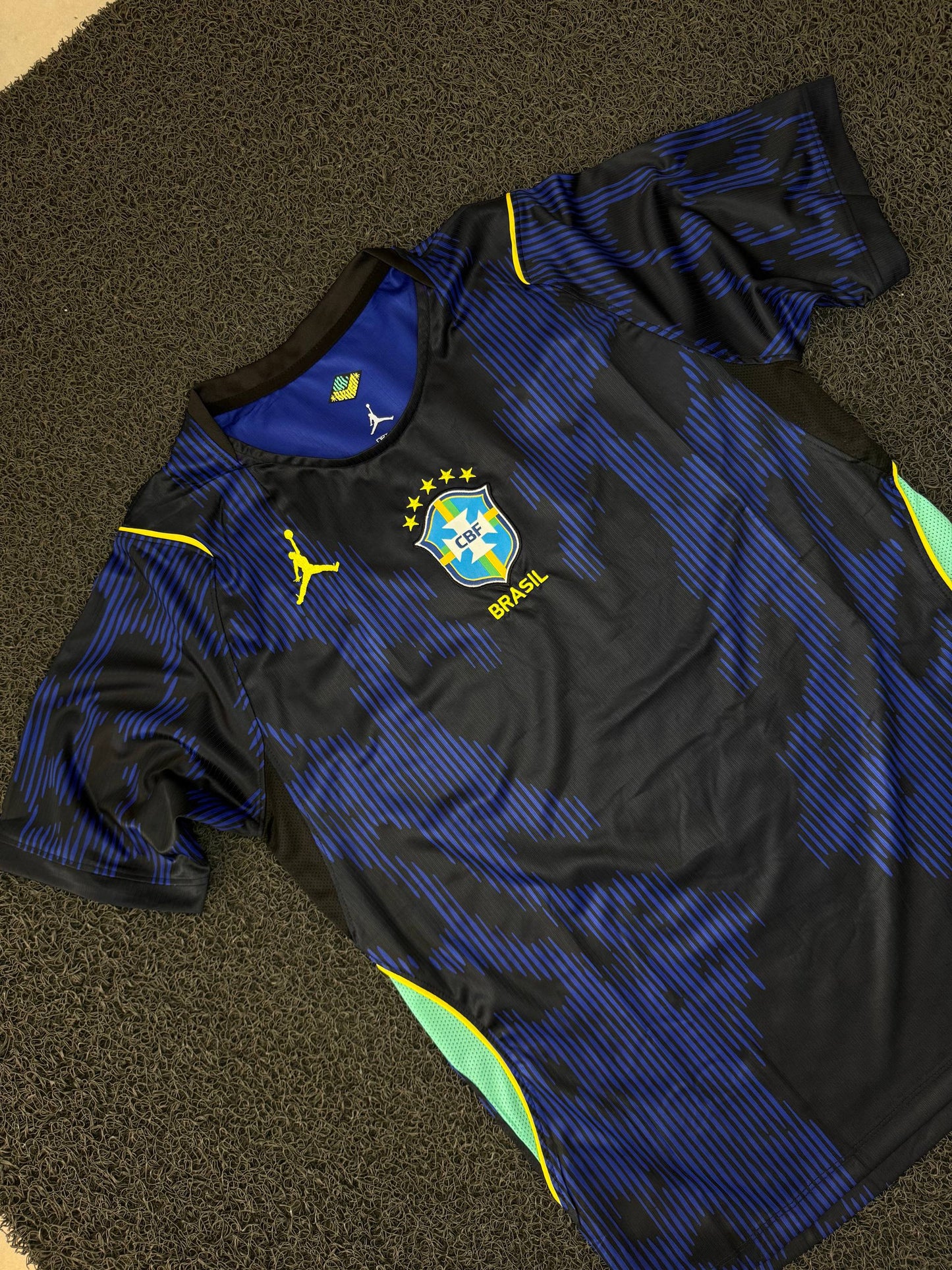 Camiseta Brasil Modelo Torcedor Copa 2026