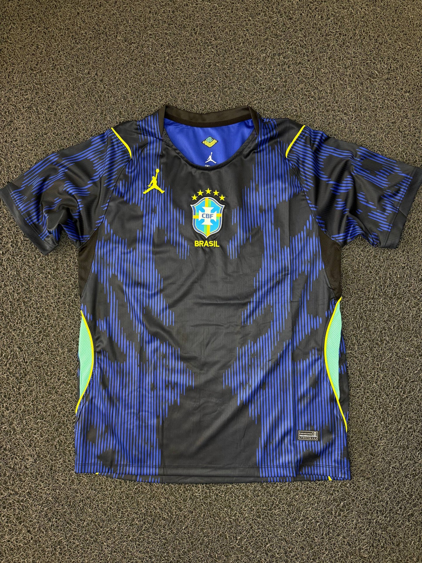 Camiseta Brasil Modelo Torcedor Copa 2026