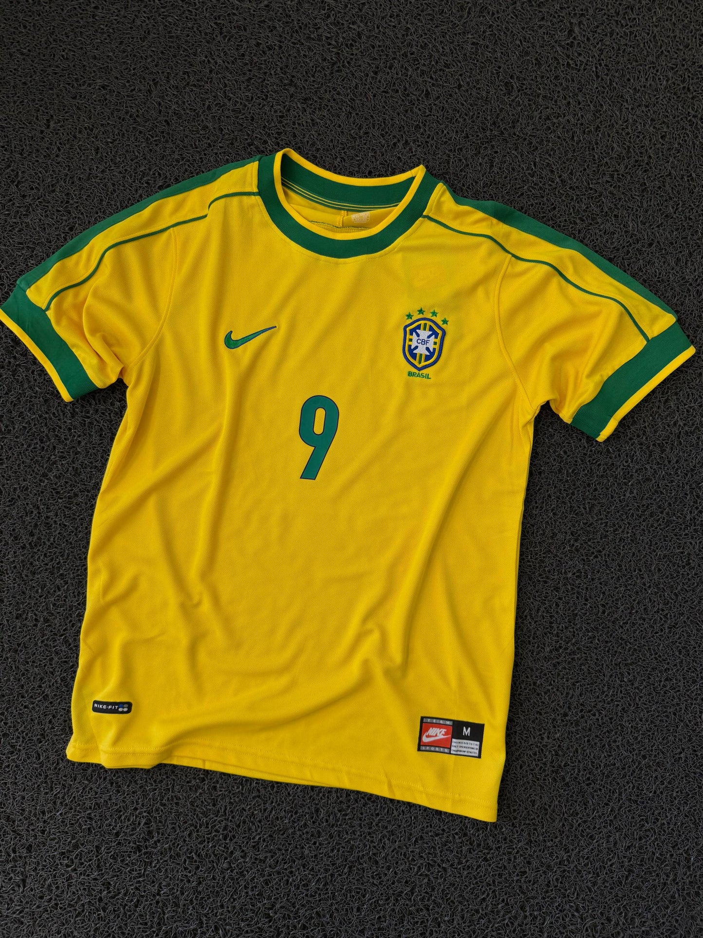 Camiseta Retro Brasil Ronaldo