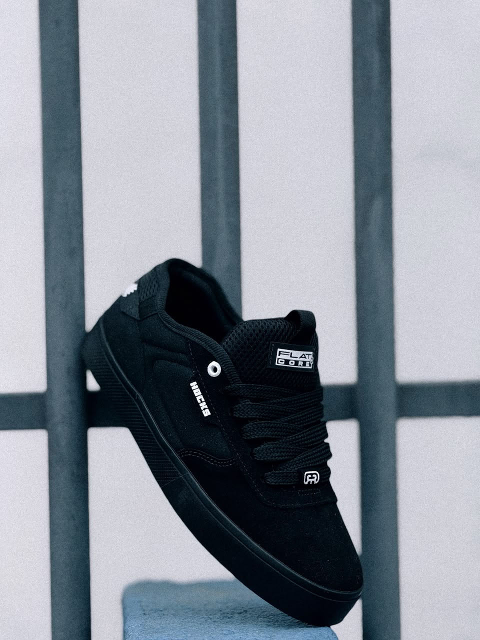 Tênis Flat Core + Extra Black