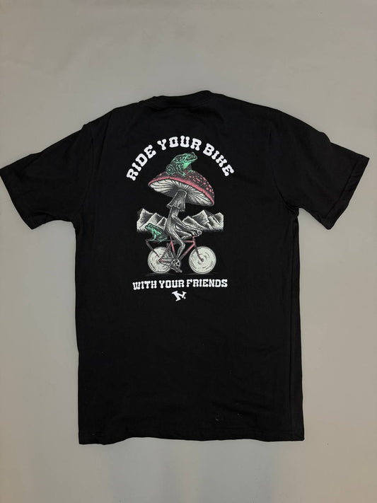 Camiseta Preta Cogumelo NewSkate