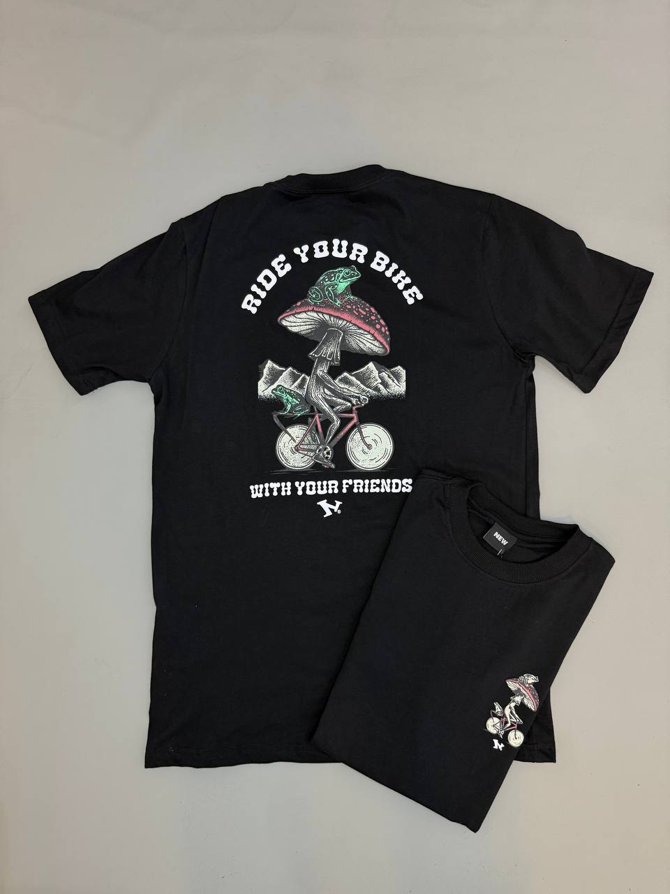 Camiseta Preta Cogumelo NewSkate