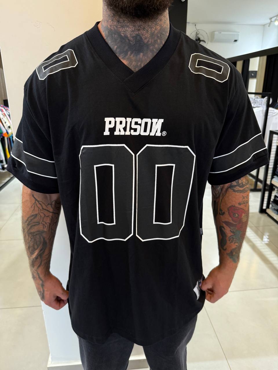 Camiseta Prison Preta