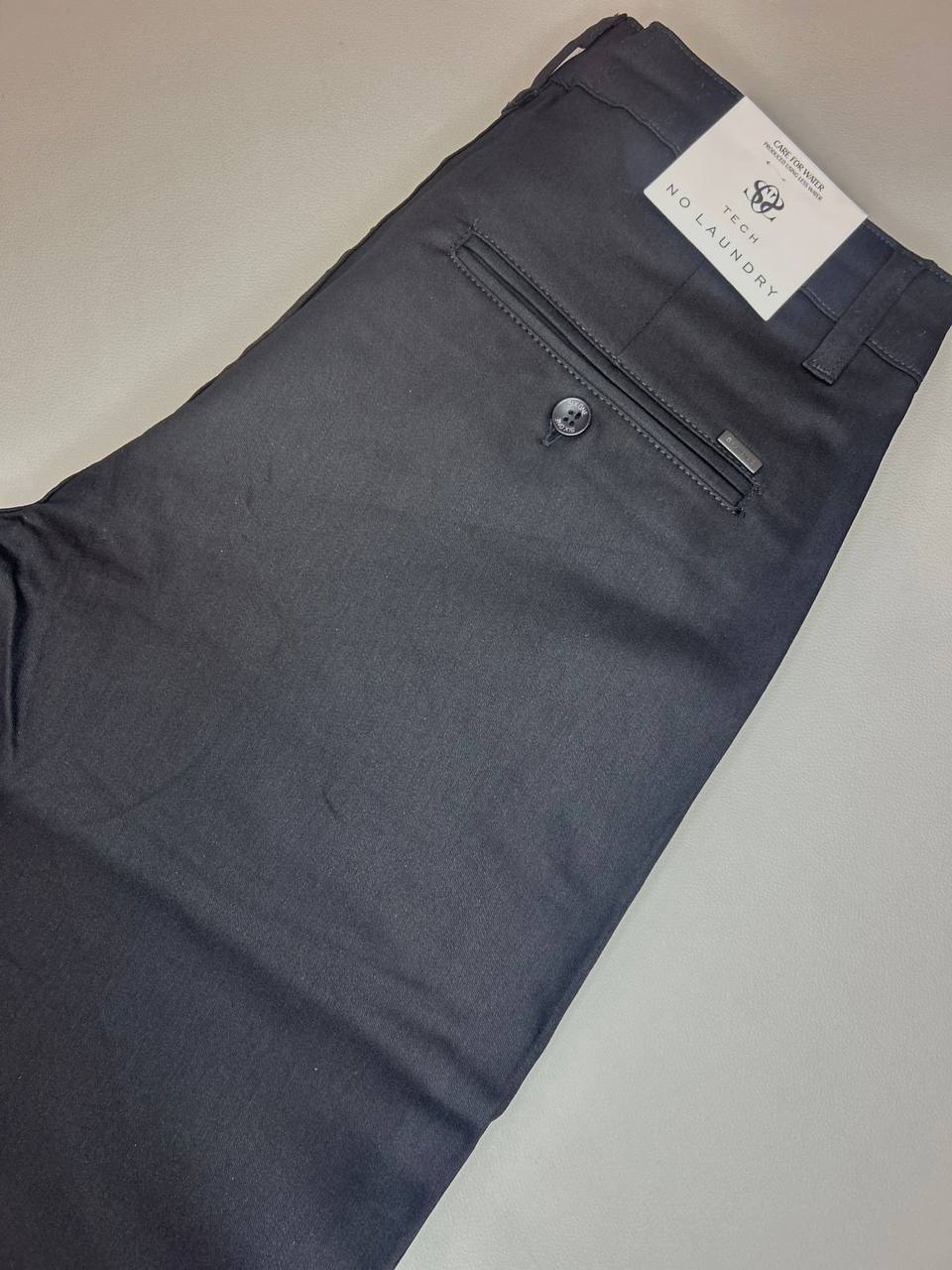 Calça sarja com Elastano Six One