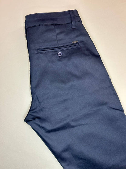 Calça sarja com Elastano Six One